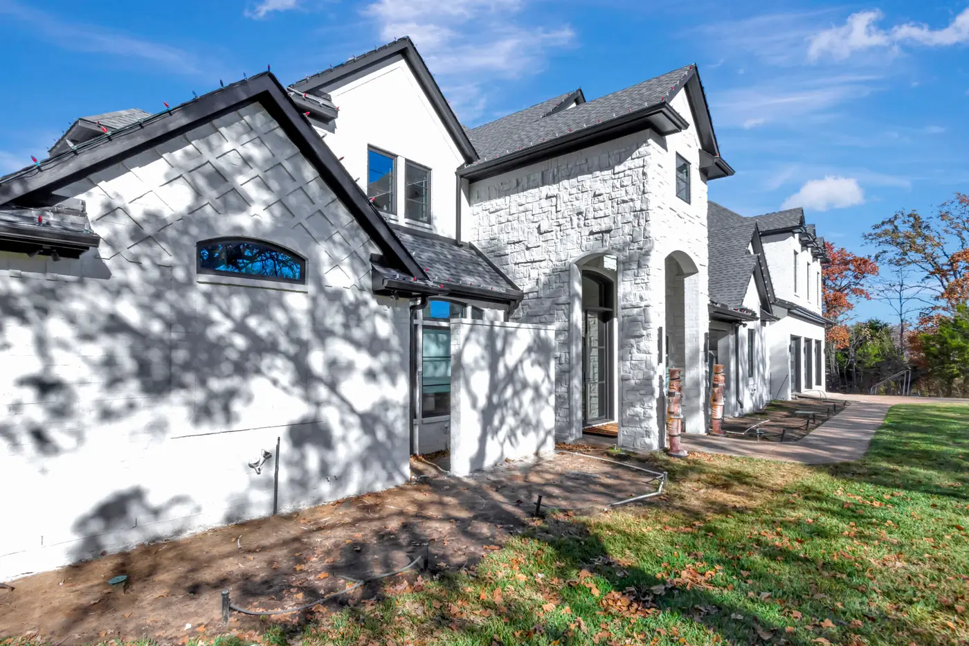 Painted white brick home in Dallas–Fort Worth