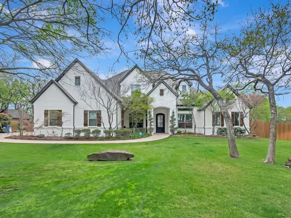 Painted white brick home in Dallas–Fort Worth