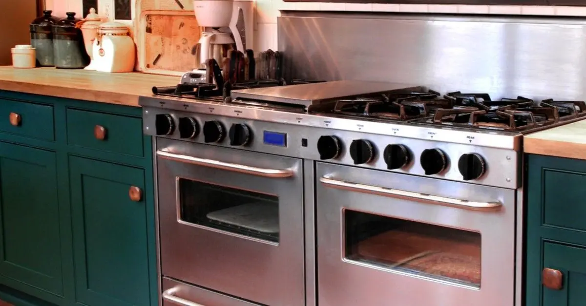 Cabinet Painting Colleyville: DIY Versus Professional Cabinet Painting: Which Should You Choose?